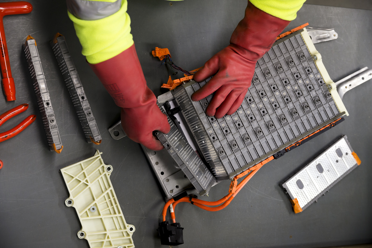 _Bebat_dismantling_EV-battery